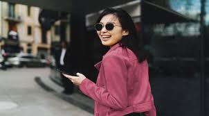 Sementara ketika emang nggak keliatan, saya genjot aja terus sembari menikmati prosesnya. Bukan Supaya Keren Ini 4 Manfaat Pakai Kacamata Hitam