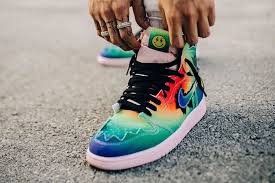 Le migliori offerte per air jordan 1 j. J Balvin Set To Reveal Air Jordan 1 Colab During The Super Bowl Sneaker Freaker