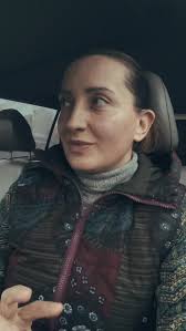 И тогда пришлось бы научиться понимать себя, начать изучать и копаться в  себе, задавать неудобные вопросы 🤷‍♀️ Говорят, что миром правят идущие. Но  ведь идти можно в разных направлениях, в том числе