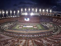 World Record Largest Crowd To Watch A College Football Game Over 156 000 Fans Watched Univer College Football Games Bristol Motor Speedway Battle At Bristol
