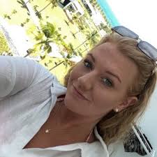 Leeza Edmundson Smith (@LeezaEdmundson)