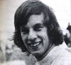 No Mirando A Nuestro Daño