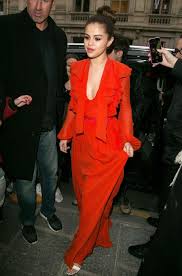 Ogle All Of Selena Gomez S Street Styles From Fashion Week Selena Gomez Style Fashion Selena Gomez Street Style