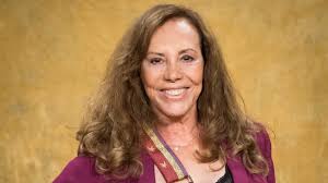 Arlete sales lopes, mais conhecida como arlete salles (paudalho, 17 de junho de 1942), é uma atriz, apresentadora, radialista e comediante brasileira. Arlete Salles Fala Sobre Nana A Permissiva Matriarca De Segundo Sol Ela Nao E Um Modelo De Educadora