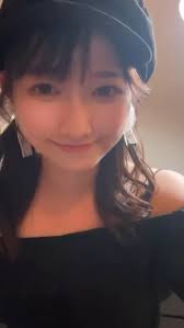 感謝我親愛的同學仔借出場地和她的雙手, 還有她對成果的執著實在令人敬佩, 終於都邀請到佢同我一齊出鏡, 想睇的話就留言