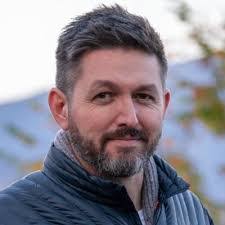 Tom Ealey's Instagram, Twitter & Facebook