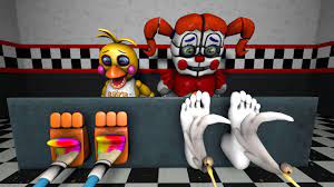 Why do these characters have so realistic feet like they're humans even  though they're supposed to be robots not humans : r/fnafcringe