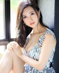 一劍浣春秋さんのインスタグラム写真- (一劍浣春秋Instagram)「‪I罩杯，173公分高身長，有如蛇信的靈活舌頭加上一身騷味，辻井ほのか最近奪走我不少元氣，推薦給大家！‬  ‪辻井穗乃花‬ ‪辻井ほのか‬ 