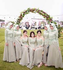 37 design model baju bridesmaid hijab | ragam muslim. 19 Seragam Bridesmaids Terbaik Yang Bisa Ditiru Elegan