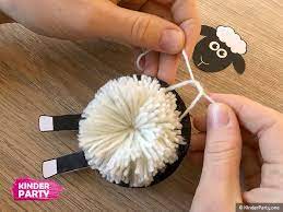 Pom pom tiere vorlage / mama und baby seal garn pom pom tier etsy. Pom Pom Tiere Vorlage Hund Aus Pompon Basteln Dekoking Diy Bastelideen It Is So Easy To Make Two Tone Pom Pom Blankets All4freeworld2u