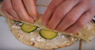 Dovete sapere che ora l'addetto alla spesa a casa dell'elefante è eric che 55 gr olio extravergine d'oliva. Piadina All Olio Di Oliva Senza Lievito E In Padella