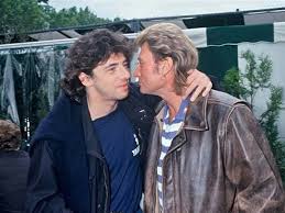 Jun 02, 2021 · pour son cinquième film comme réalisateur, le scénariste bernard stora signe un brillant thriller psychologique, servi par deux acteurs affûtés, niels arestrup et patrick bruel. Johnny Hallyday Et Bruel Johnny Hallyday Photo Johnny Hallyday Patrick Bruel
