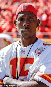 Patrick Mahomes' touching post-game embrace with his father, Pat, is caught 