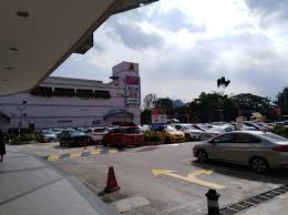 8 of the facilities are owned by mrt corp and operated by appointed parking operators. Centrepoint Bandar Utama Parking Rate