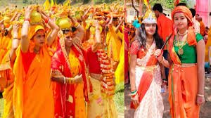 गिरिडीह में चार दिवसीय राष्ट्र जागरण 24 कुंडीय गायत्री महायज्ञ, भव्य कलश  यात्रा के साथ हुई शुरुआत - 24 Kundiya Gayatri Mahayagya