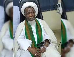 Zakzaky wanda yake sanye da wani abun wuya ya ce a karon farko an bar shi ya ga likitocinsa bayan da ya nace. Breaking Court Discharges Acquits El Zakzaky Wife Of Homicide Other Charges