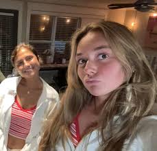 Hi! I'm a transfer student looking for a couple girls to live in a house  with for the 25-26 year! I love shopping, going out, trying new foods, and  being active. Feel