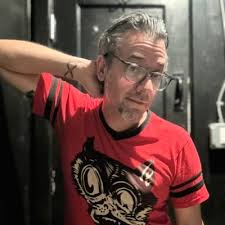 Mike Robles (@TheMikeRobles)