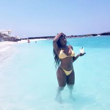 Aya Nakamura Confirme Avoir Eu Recours A De La Chirurgie Esthetique La chanteuse a d'abord séduit la france avec ses titres comportement, pookie et évidemment. aya nakamura confirme avoir eu recours