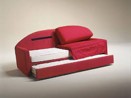 In pelle o in tessuto, estraibile o componibile, il divano ad angolo offre molteplici possibilità a seconda dello spazio a disposizione e delle vostre esigenze.tra stile, comfort e convivialità, approfittate di una visione a 360° grazie. Divano Letto Estraibile Giellebi Mod Tondo Perego Arredamenti
