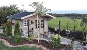 Schicke Optik Gartenhaus Rhon Im Vintage Look In 2020 Gartenhaus Garten Haus