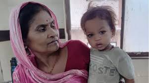 Govind Kumar: India one-year-old 'wonder boy' wey bite cobra snake to death 