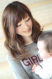 30代後半 40代 アラフォー世代の大人の女性に似合うヘアスタイルとは をテーマに素敵なヘアスタイルをまとめています こちらはロング セミロング編です 最近ではミディアムとセミロングの間くらいの長さのスタイルの セミディ もロングの仲間です 髪型 ロング
