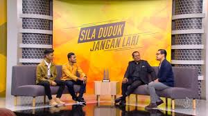 The latest tweets from @agelagapetee Episod 10 Sila Duduk Jangan Lari Tv Alhijrah Media Internet Video On Demand