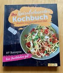 Pameran foto dengan berbagai tokoh, yang selama ratusan tahun mendekatkan hubungan jerman dan indonesia, menghiasi gedung balai kota merah berlin. Spiralschneider Kochbuch Ebay Kleinanzeigen