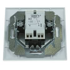 Schema de mai sus va ajuta sa aprindeti sau sa stingeti un bec, din locuri diferite. Intrerupator Cap Scara Alb Perla Mathaus By Arabesque