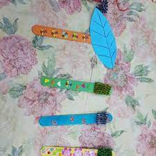 من إبداعات مدرسة خولة بنت ثعلبة في يوم المكتبة المدرسية accessories fashion