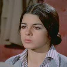 Hababam sınıfı sınıfta kaldı, ilk filmin yapımından bir sene sonra vizyona giren film. Semra Ozdamar Biyografya