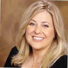 Lili Weng's Instagram, Twitter & Facebook