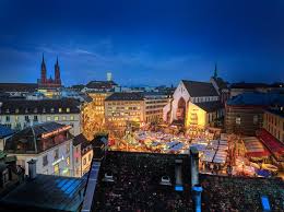 Pays montagneux, fait de lacs et de panoramas grandioses, la suisse n'est pas uniquement renommée pour son horlogerie, et son sens de la mesure. Marche De Noel Barfusserplatz Suisse Basel Com