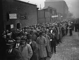 25 Great Pictures Of Arsenal Fans In The 1930s Flashbak Arsenal Stadium Arsenal London Football