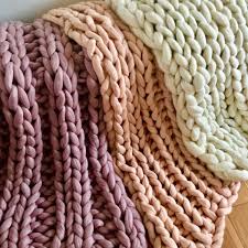 Shop for chunky knit blankets in bed blankets. 53 Quick Cozy Chunky Knit Blanket Patterns Ideas