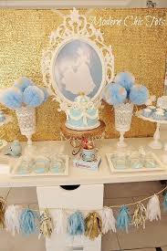 Cinderella Table Would Be Cool To Do A Mirror With A Sillouette Of Each Princess For Prinzessin Geburtstagsparty Themen Partys Madchen Geburtstagsparty Ideen