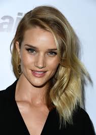 When deciding on a cut for thin hair with a heart shaped face the goal is to emphasis the jawline and decrease the face at your forehead. The 13 Best Hairstyles For Square Faces
