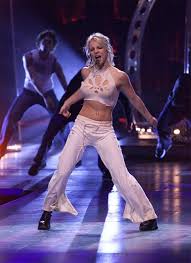 I did it again 2000). Spotlight Britney S Performance At The 2000 Vmas Breatheheavy Com