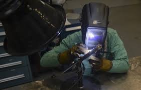 What is the annual income of a welder? How To Become A Professional Welder How Much You Can Make Waterwelders