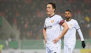 Julian baumgartlinger, 33, avusturya bayer leverkusen, 2016'den beri önlibero piyasa değeri: Bayer Leverkusen Julian Baumgartlinger Erleidet Nasenbeinbruch