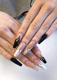 La manicura de fin de año suele ser siempre una manicura festiva y con brillos especiales, pero este año más que nunca vamos a. 42 Mejores Disenos De Unas En Tendencia 2020 Decoracion Unas De Maquillaje Unas Postizas De Gel Mejores Disenos De Unas