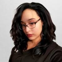 Elizabeth Troche's Instagram, Twitter & Facebook