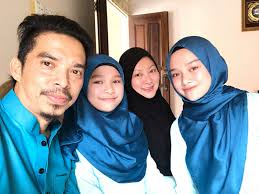 Norman hakim orang terakhir tahu memey hamil. Cantiknya Marissa Dania Sampai Kena Serbu Bergambar Masa Balik Raya Nona