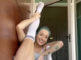 Im a contortionist and quit circus to bend my body on OnlyFans for £27k a  month - Daily Star