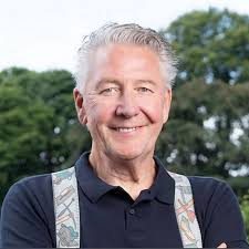 Meet the presenters of brand new BBC daytime show Clean It Fix It