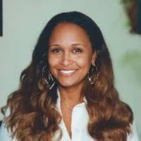 Kelly Renz's Instagram, Twitter & Facebook