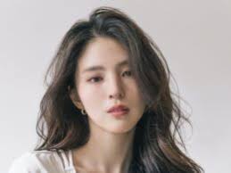 Kim Tae Ri and Shin Ye Eun Transform into Pansori Girls in New Drama