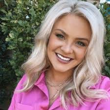 Mallory Robertson's Instagram, Twitter & Facebook