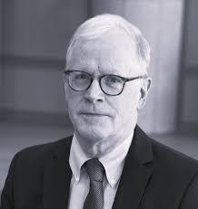 Paula Hansen's Instagram, Twitter & Facebook